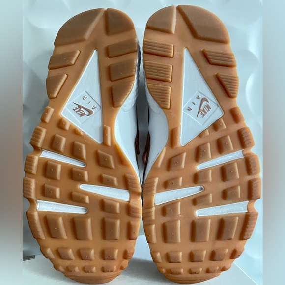 NIKE AIR HUARACHE RUN | ROSE GOLD - Picture 5 of 6